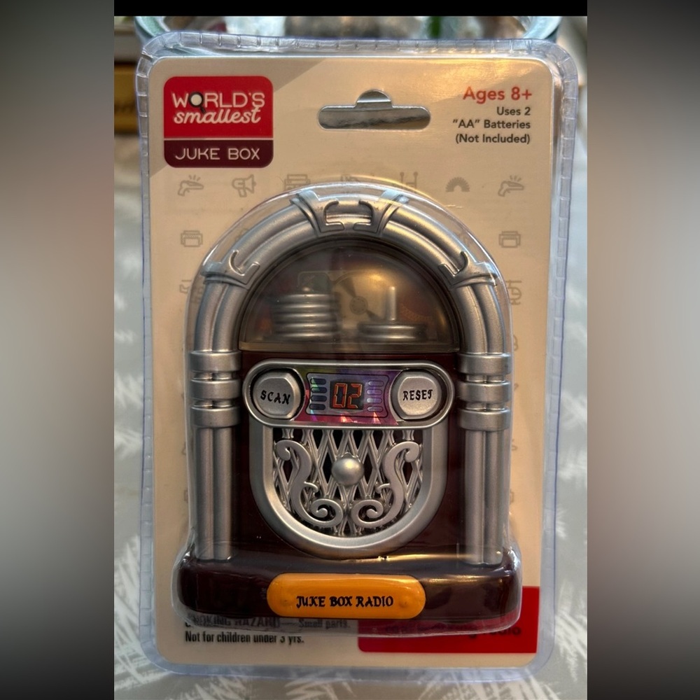 ✨✨World's Smallest Jukebox Radio (3”)✨✨